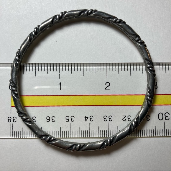 2 Vintage Kelly Waters Pewter Bangles - Picture 3 of 4
